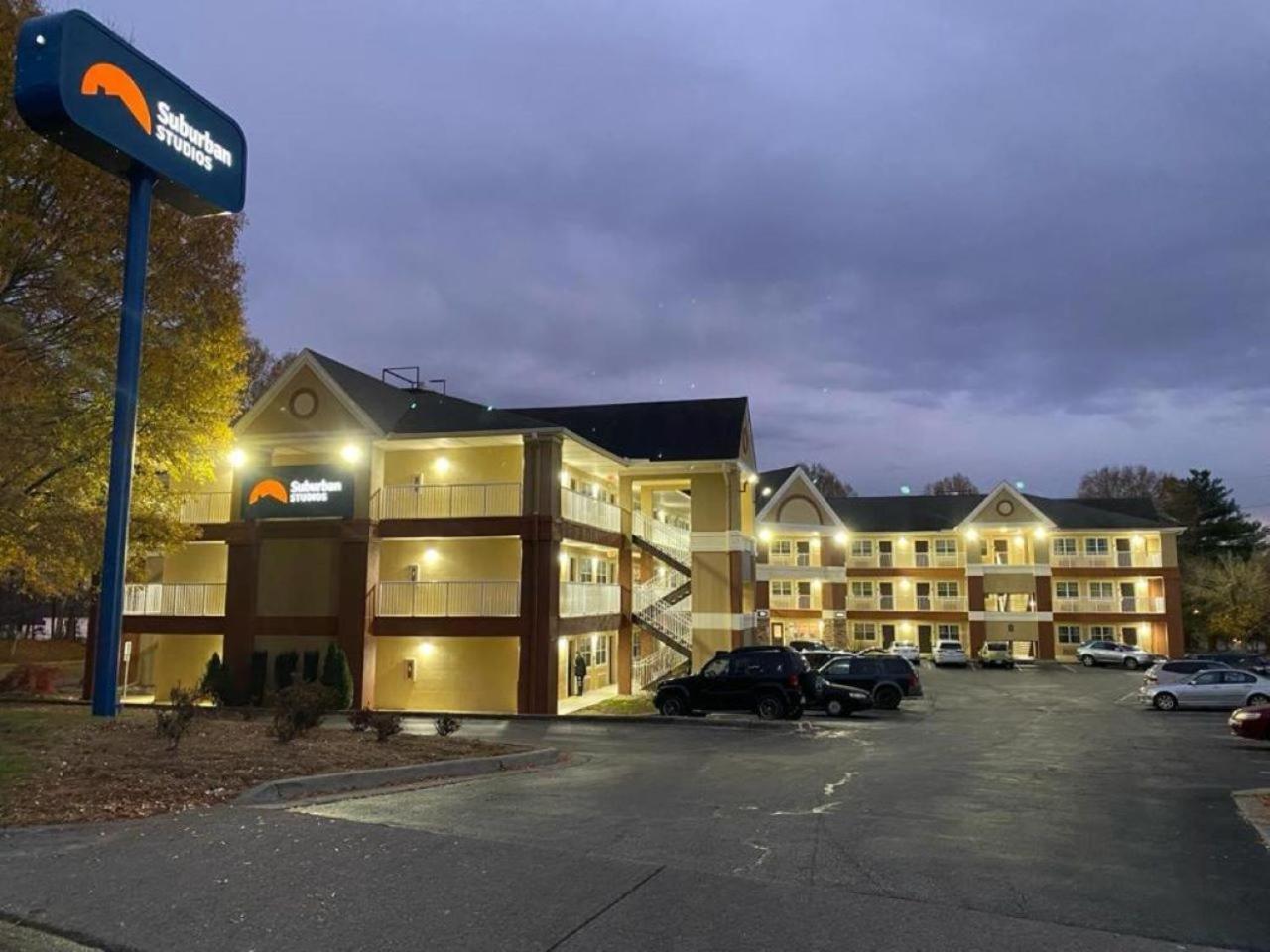 Suburban Near Hanes Mall Hotel Winston-Salem